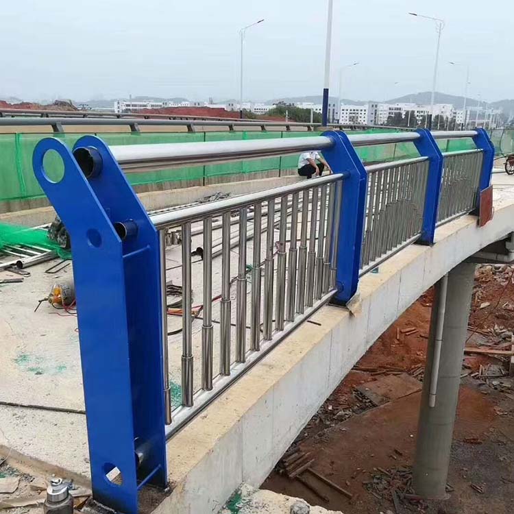 不銹鋼復(fù)合管護欄