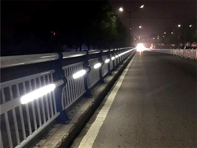 燈光燈箱護(hù)欄