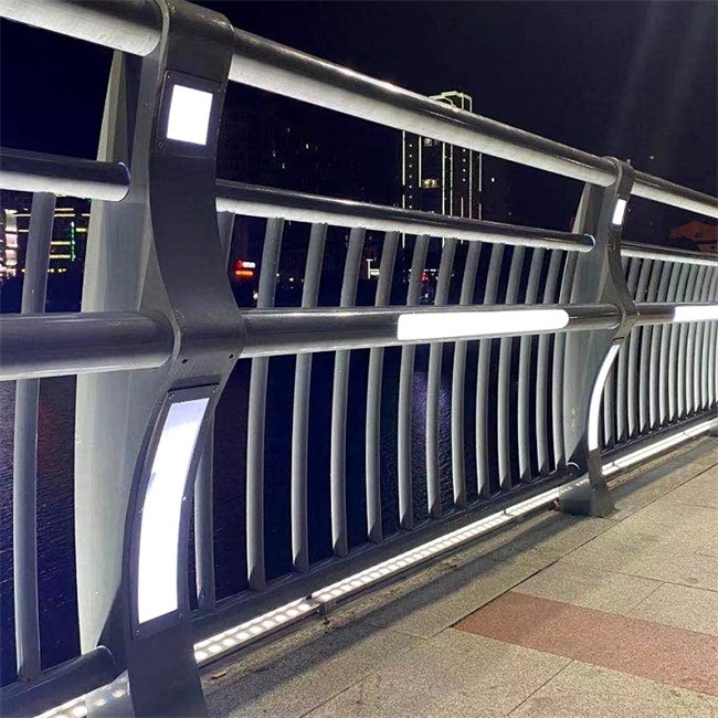 燈箱護(hù)欄價(jià)格