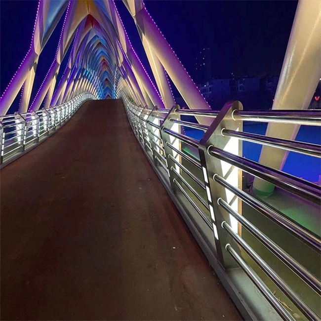 燈箱燈光護(hù)欄廠家